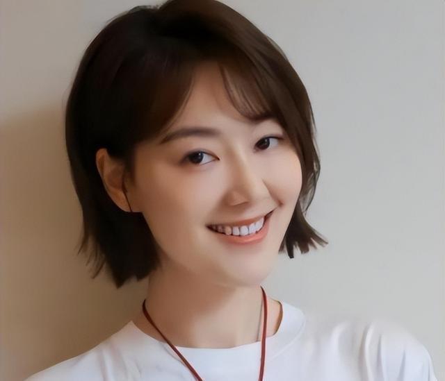 私生活混乱、被央视开除、陪睡上位？王冠身上的标签究竟有多离谱