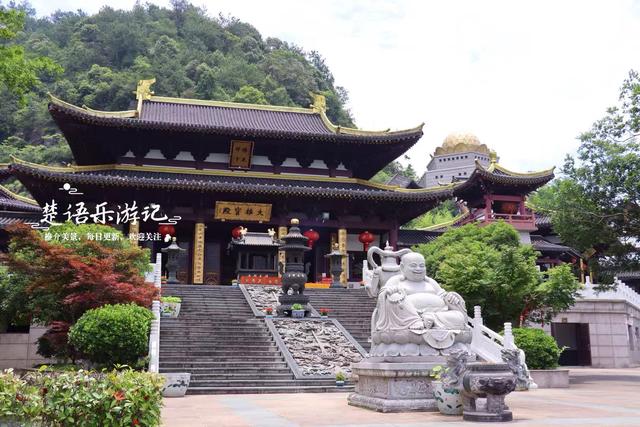 余姚陆埠镇的佛光禅寺，不比香山教寺逊色哦，非常值得游玩