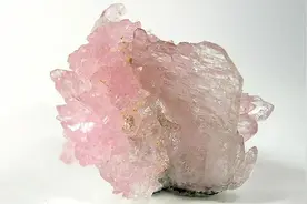 这11种石头“毒性”胜过砒霜，如果见到，千万不要捡回来图片