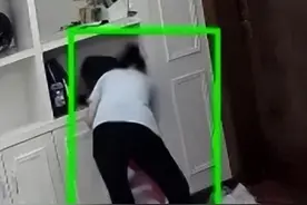 女子拆快递拆出活老鼠，乱窜3个多小时被逮住！中通快递回应：将先行理赔图片