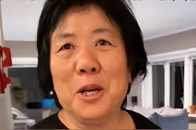 中国女儿带爸妈在挪威捡垃圾，鲜肉鸡蛋奶捡不完，美国人羡慕哭了图片