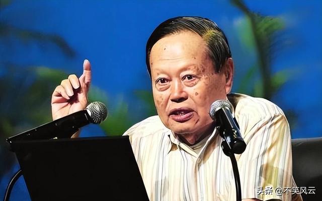 杨振宁告别式当日，翁帆哭红眼只是看点之一，清华宣布一重要决定