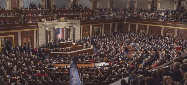 特朗普果然变脸了，红线问题不再谨慎，对中国打出最敏感的一张牌