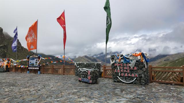 车在路上行，人在景中走：祁连山9号公路旅行记 第一站：神鹿公园