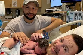 美国男子自然怀孕，成功产下一名男婴，问题来了，该叫妈还是爸图片