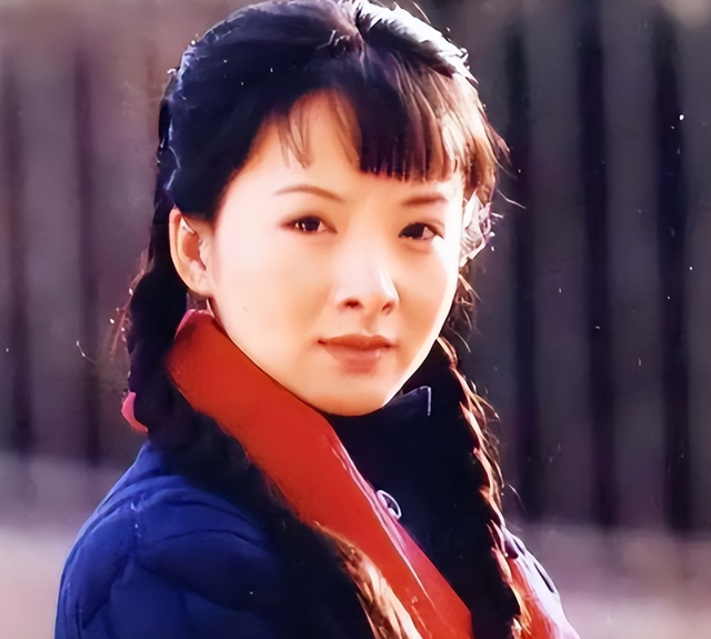 吃里扒外！定居美国13年，回国捞金惨遭“驱逐”，52岁活成了笑话