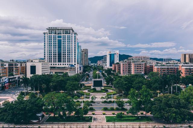 广东这座“低调”城市，名气被潮州汕头掩盖，却用美景征服全国