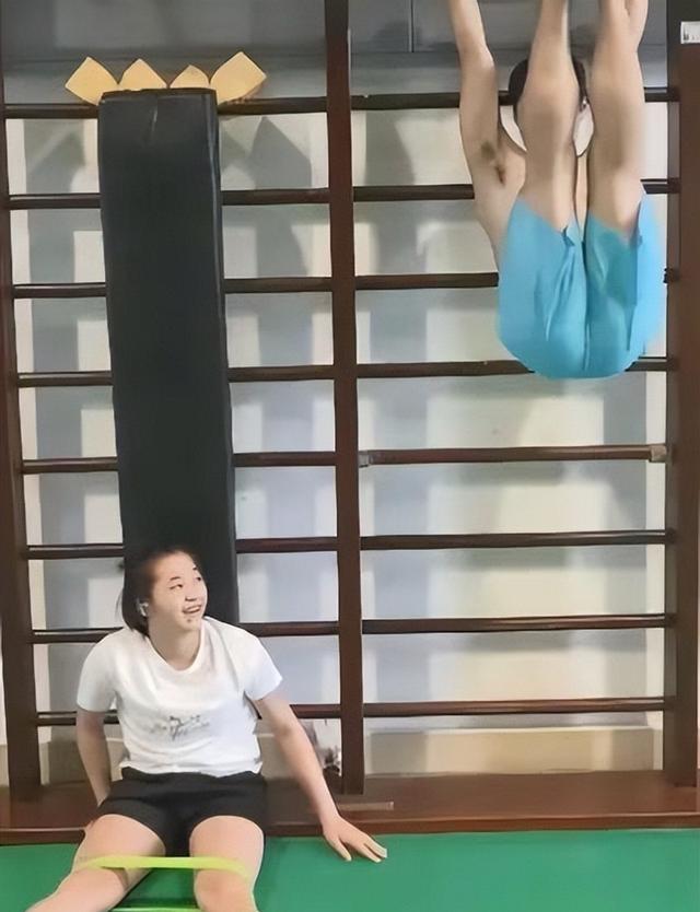 全红婵近照身材圆润，15岁谢佩铃首秀夺金，陈若琳的话体现现实