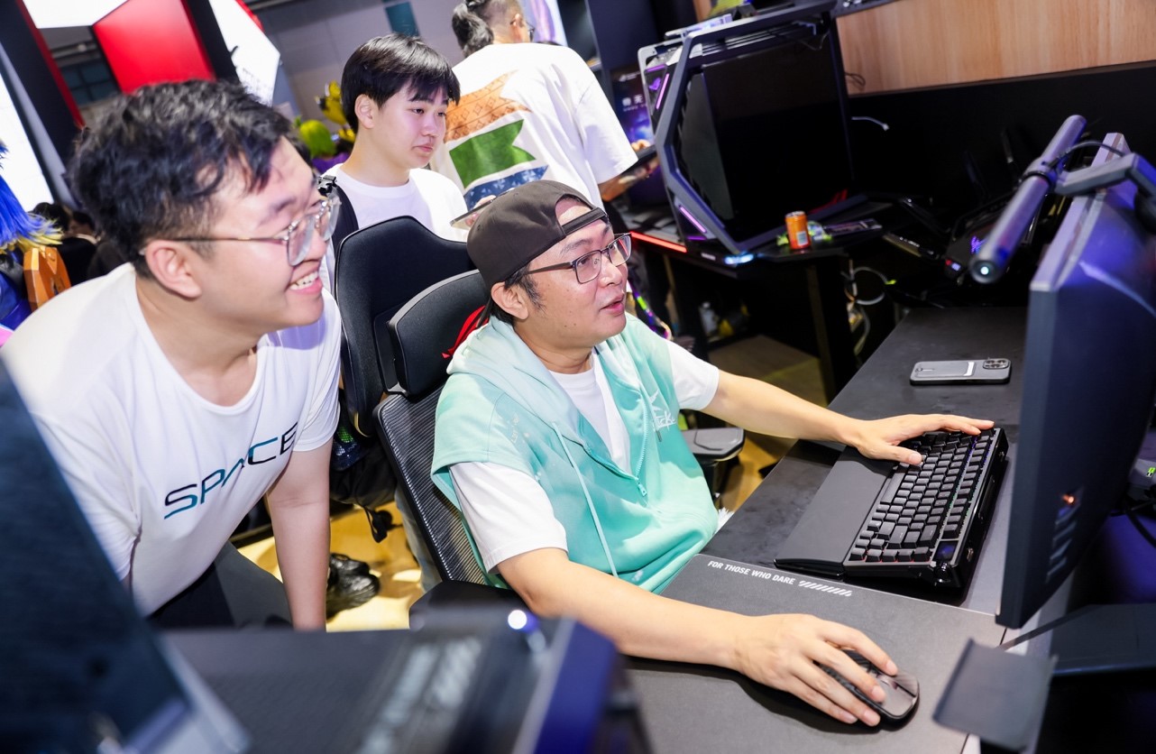 华硕主板闪耀BW2024,竞无止境 大放异彩