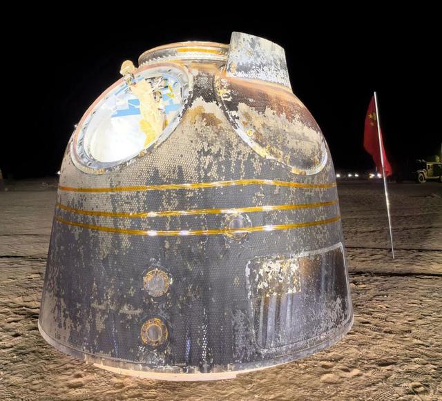 1毫米碎片击穿	，中国不敢赌，航天员紧急换车，神舟20带伤回地球