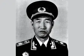 79年一向脾气温和的徐向前元帅，因何事，对一开国上将发火？图片