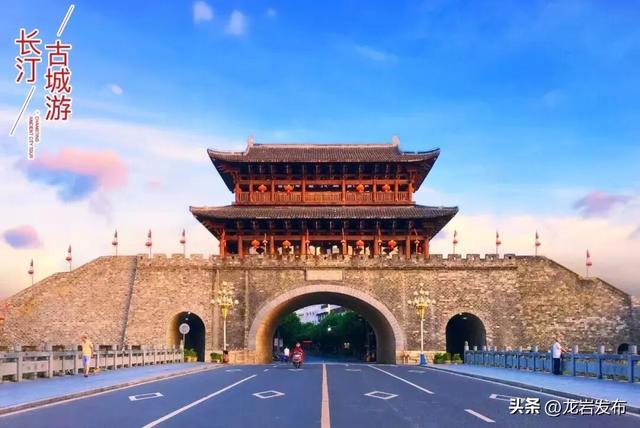 五彩龙岩亮相重庆洪崖洞，“渝见”龙岩“渝悦”之旅~