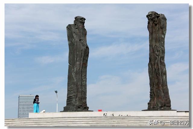 在大连陵水湾打造出的“海纳百川”国际雕塑景观带