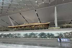 抢先看！西安咸阳国际机场T5航站楼可饱览华山美景图片