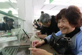 60岁以后，存款超过这三个数，那么恭喜您，你已经超过了大多数人图片