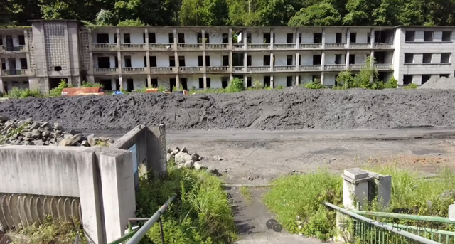 贵州大山中的“鬼城”，繁华热闹堪比县城，20年前为何上万人搬离