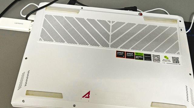标配32GB内存加8GB独显，这款国产大屏笔记本电脑，流畅玩游戏