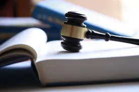 “口嗨”在网上发布攻击侮辱伤害性言论被索赔50余万，法院怎么判？图片