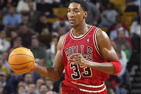 在NBA拿一份7年合同有多难？历史仅6人 皮蓬7年1800万 魔术师签25年图片