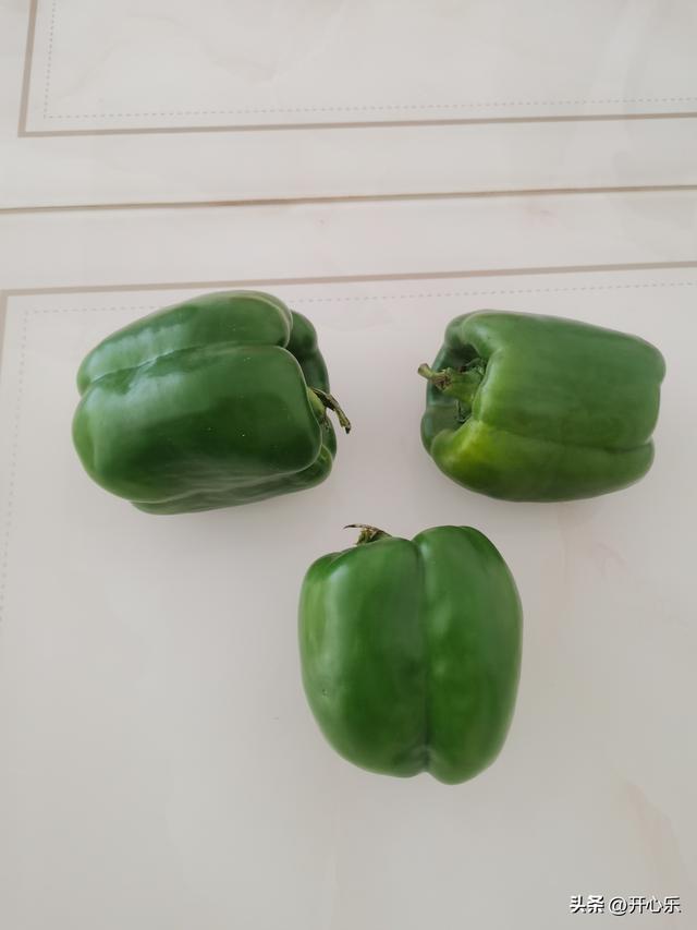 一把挂面三个椒	，日子踏实最紧要