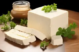 63岁大爷每天吃二两豆腐，坚持一年后，3个指标的变化让医生羡慕图片