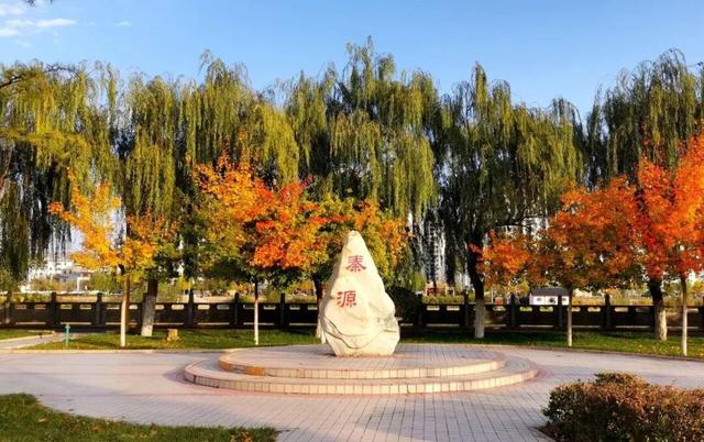 兰仓秋，染山河。