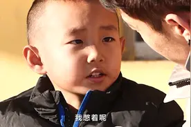 爸爸坐牢，爷爷去世，被妈妈抛下的7岁赵子龙，如今过得怎样了？图片