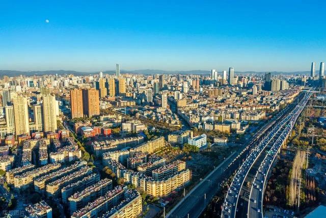 中国唯一没空调的城市，冬无严寒夏无酷暑，优美的景色令人向往