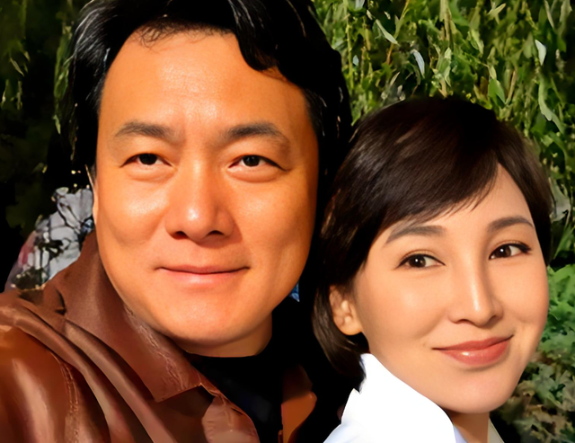 她19岁与导演私奔，在地下室裸婚连生3胎，今被丈夫用7部剧捧红