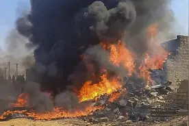 印度光辉战机首次坠毁，砸在居民区浓烟滚滚，莫迪脸色铁青图片