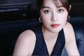 职业装一字带高跟鞋最美很酷的蓝盈莹今日写真壁纸美图图片