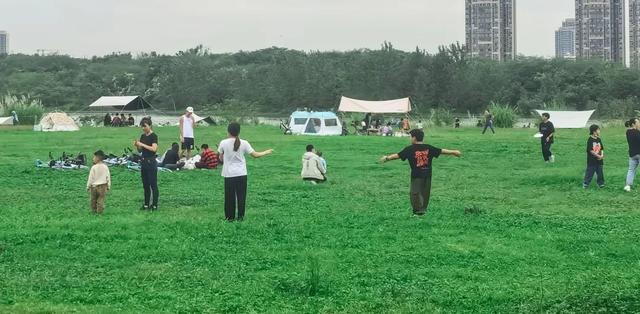 成都出发最快0.5h，山林湖岛间露营烧烤，野趣又好玩！