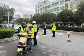 未挂牌上路行驶，严查！图片