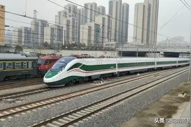 C148次列车由菏泽开往威海，鲁南地区去往胶东半岛的城际列车图片