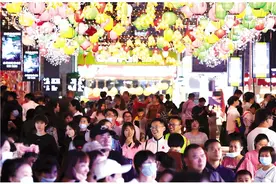 阳朔西街：中西文化交融的“地球村”图片