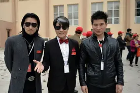 “撞脸”名人就能肆意模仿？毫无限度的蹭流量，名人盗版该管管了图片