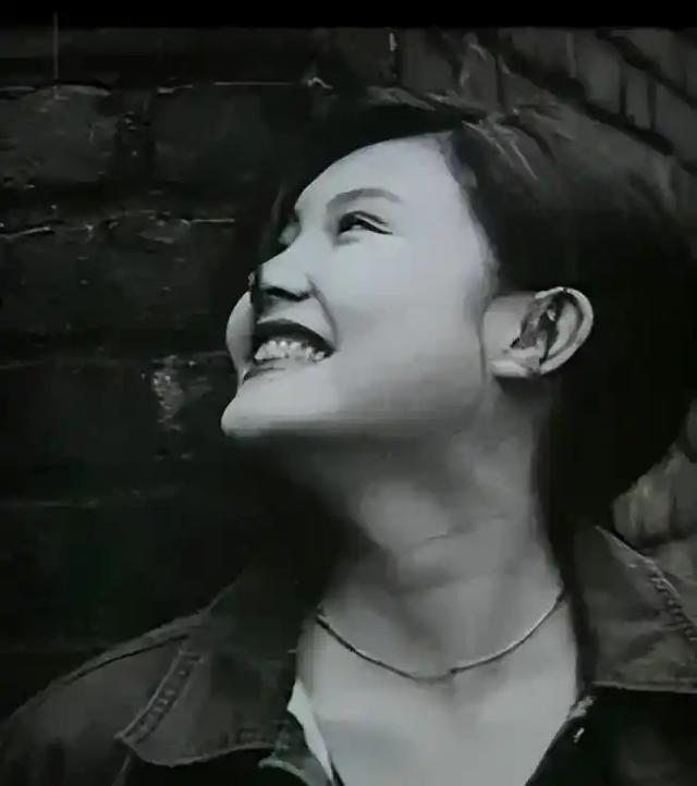 她11岁被导演看中，与名导同居多年被抛弃，如今复出却无人问津