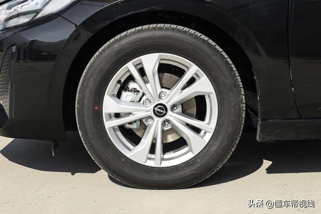 新车｜售价12.39万元，2026款东风日产轩逸真心版到店，取消备胎