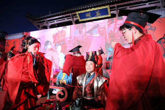 安徽芜湖：七夕浪漫夜，镜湖汉韵展新颜，甜蜜经济助城兴！