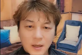 国足名宿张玉宁现状：和空姐离婚，47岁事业有成，独自抚养孩子图片