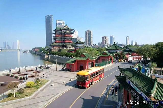 南昌“滕王号”铛铛车上线！