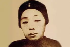 17岁嫁半百老夫，23岁丧夫守寡，大字不识，却用母爱养出一代大师图片