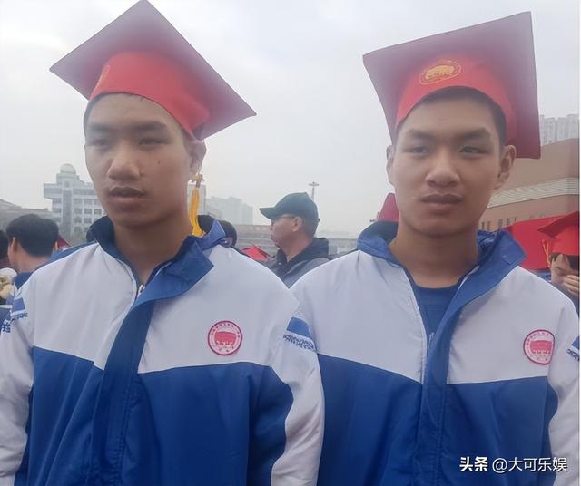 18岁少年为了走出大山，考上了国防科大，四年后却选择了回山戍边