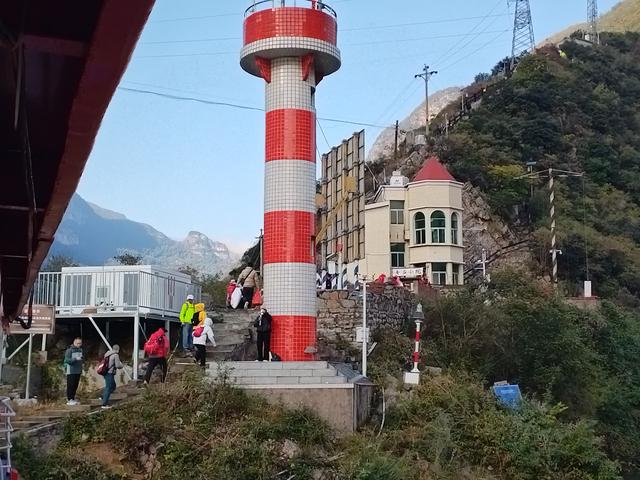 鄂渝行第四天（上）：小红船换小白船，从巫山到巴东