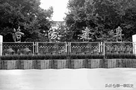 八十年代洛阳的学校老照片，你还记得当年自己母校的样子吗？图片