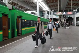 前9月新疆铁路发送旅客3961.3万人次图片