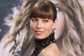 欧美为艺术献身女明星——杰西卡·贝尔图片