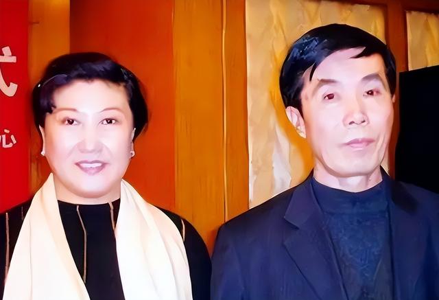 76岁何庆魁晚年失德？亲儿子揭家丑：他嫖不动了，每月1万够花