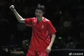 石宇奇陈雨菲领衔晋级八强 黄荻/刘阳逆转梁伟铿/王昶 | 2025年印尼公开赛图片