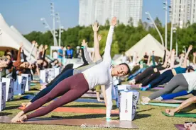 秋冬“神裤”卖爆：新品牌半个月卖了3.2亿，代工厂一天出货13万件图片